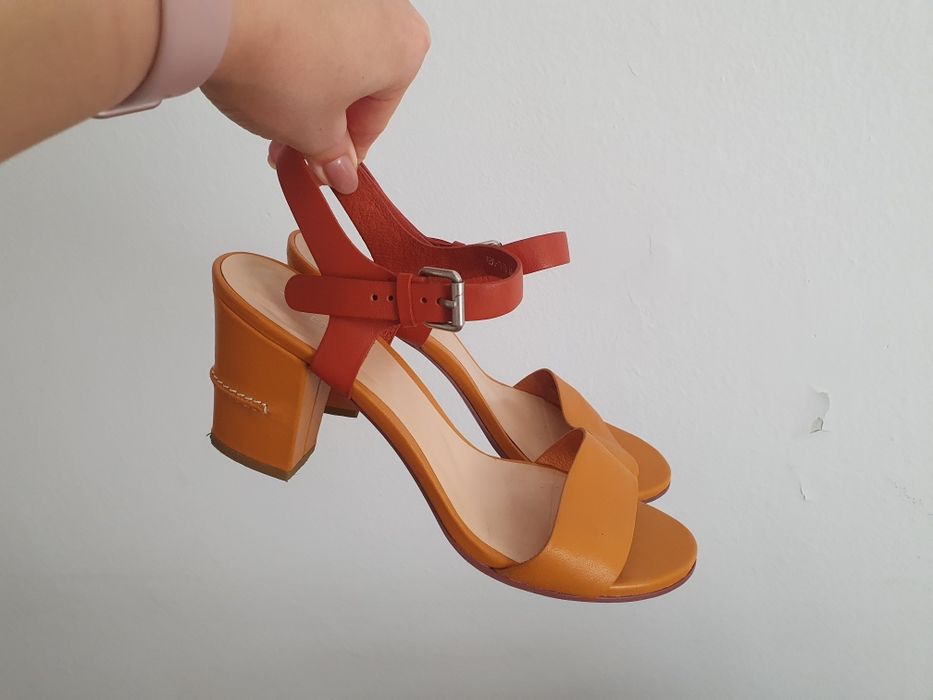 Продам женскую обувь