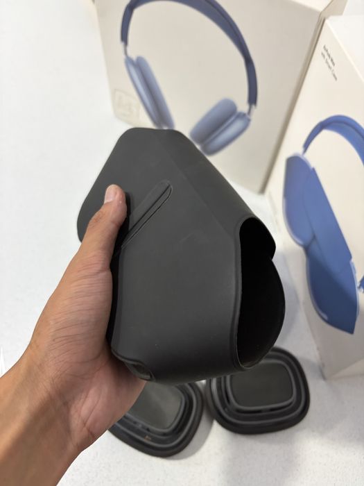 AirPods Max lux.