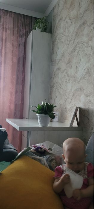 Продам стол и пенал в комплекте