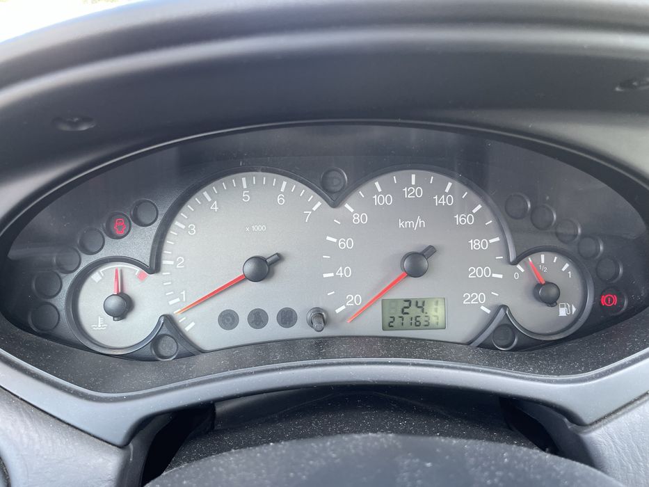 Ford Focus MK1 1.8 benzina, carlig, AC, ITP nou