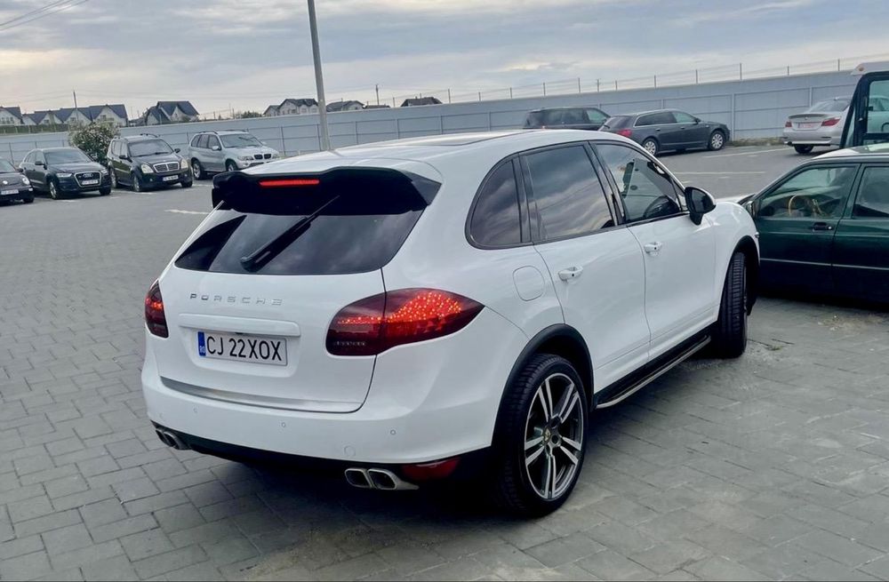 Porsche Cayenne 3.0 Diesel, 2013 Pret Fix