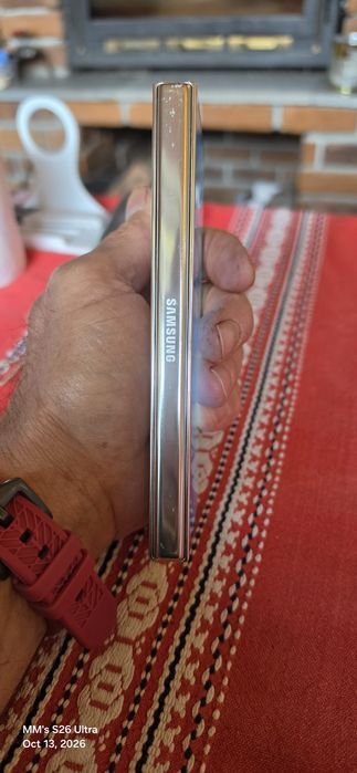 Продавам Samsung GalaxyZ Fold 5