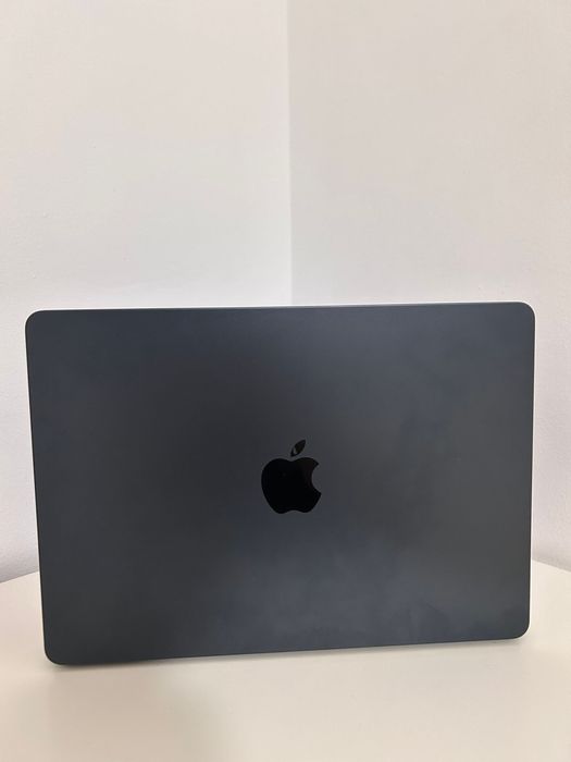 Vand Laptop MacBook Air 13 ca nou !