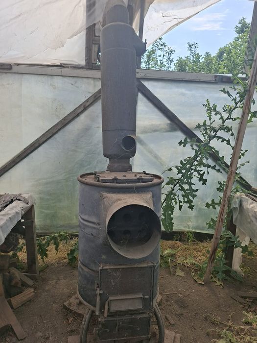 Sobă industrială pe lemne și cărbuni – 40 kW – cu recuperator de căldură și ventilatoare