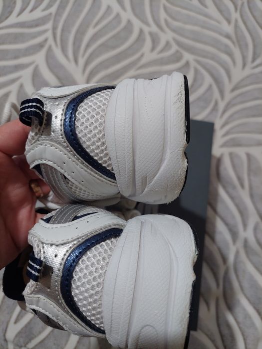 Продам кроссовки New balance