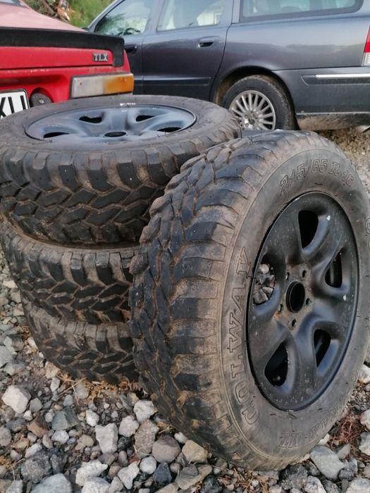 Cauciucuri cu jante 215/65/16