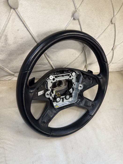 Волан с пера Mercedes benz E class W212 W207 четирилъчев мерцедес в212