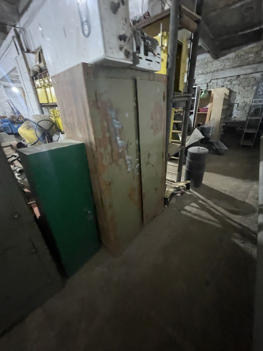 Продам сейф ,шкаф стеллаж и прочье