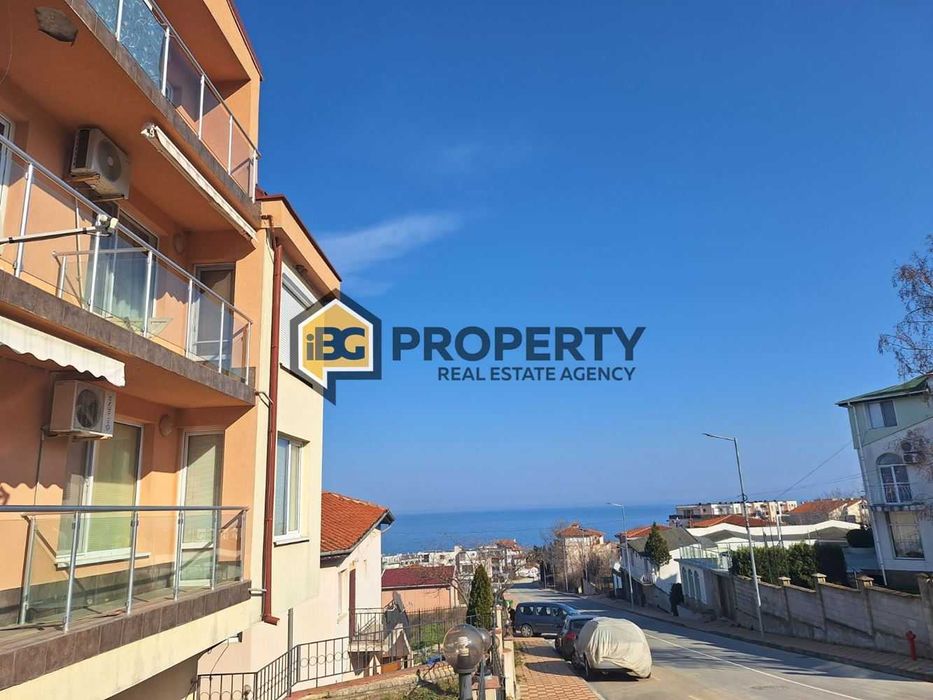 Просторен и светъл апартамент в Бяла