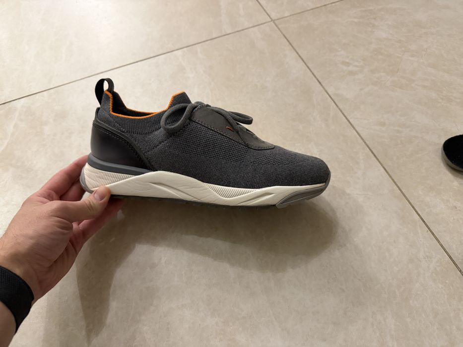 Продам оригинальные кроссовки santoni