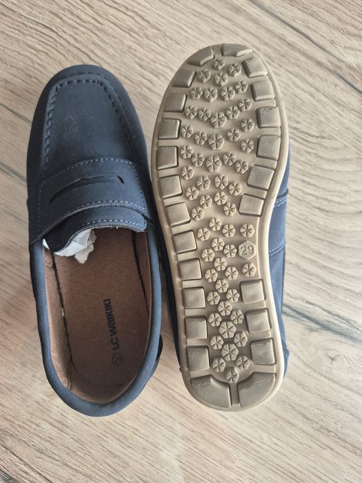 Продам замшевые туфли