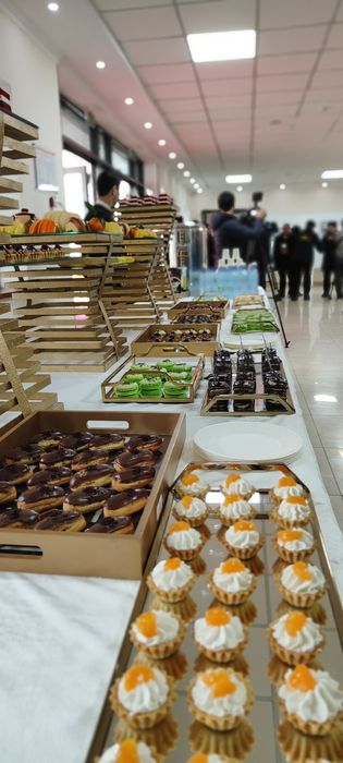 Arenda kaktelni stol . Аренда коктейлний стол. Прокат стол стул пасуд