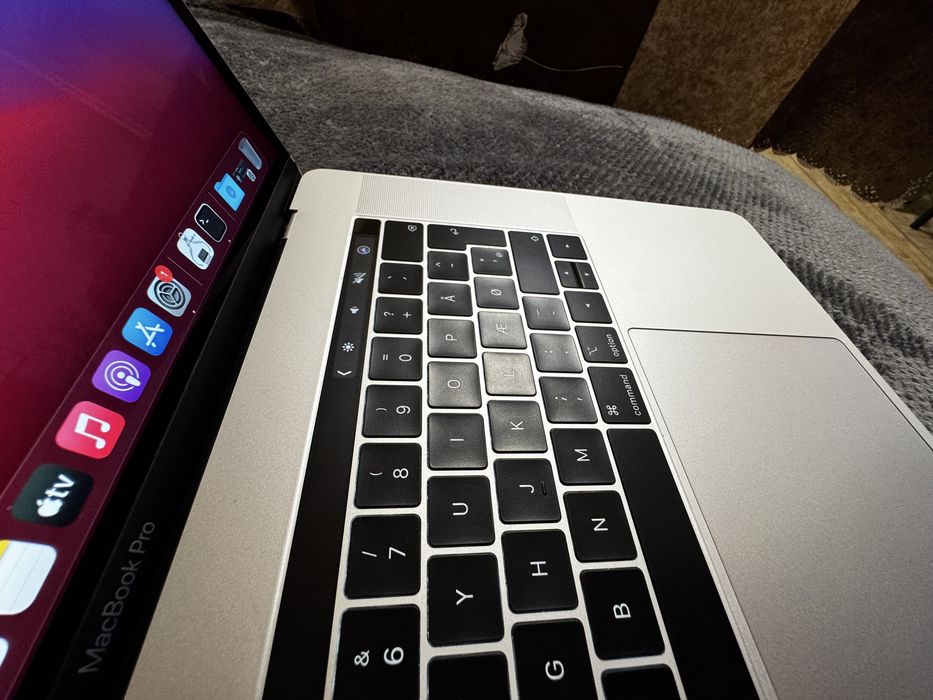 Macbook pro 2018 16/512/pro 560X Гаранция