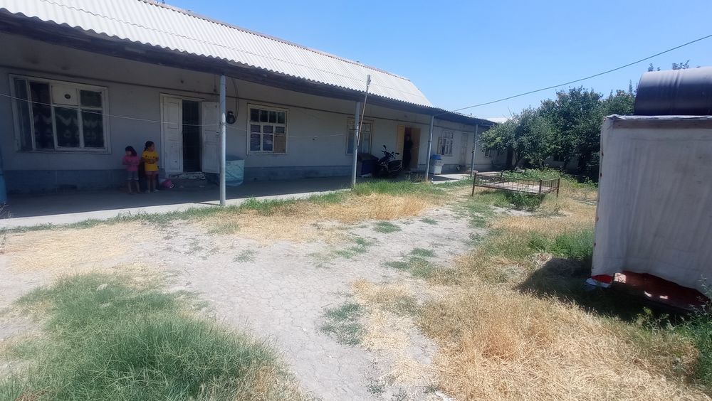 Дом 8 соток в хорошем тихом районе