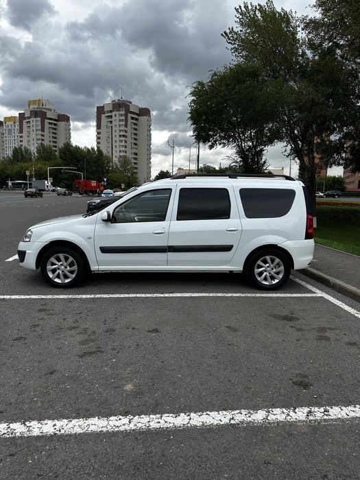 Lada largus 2018 года