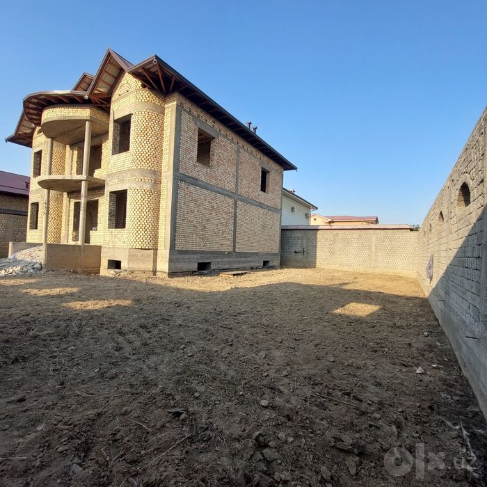 Продам Дом коробка,возможно бартер,  площадь  участка  9 соток .