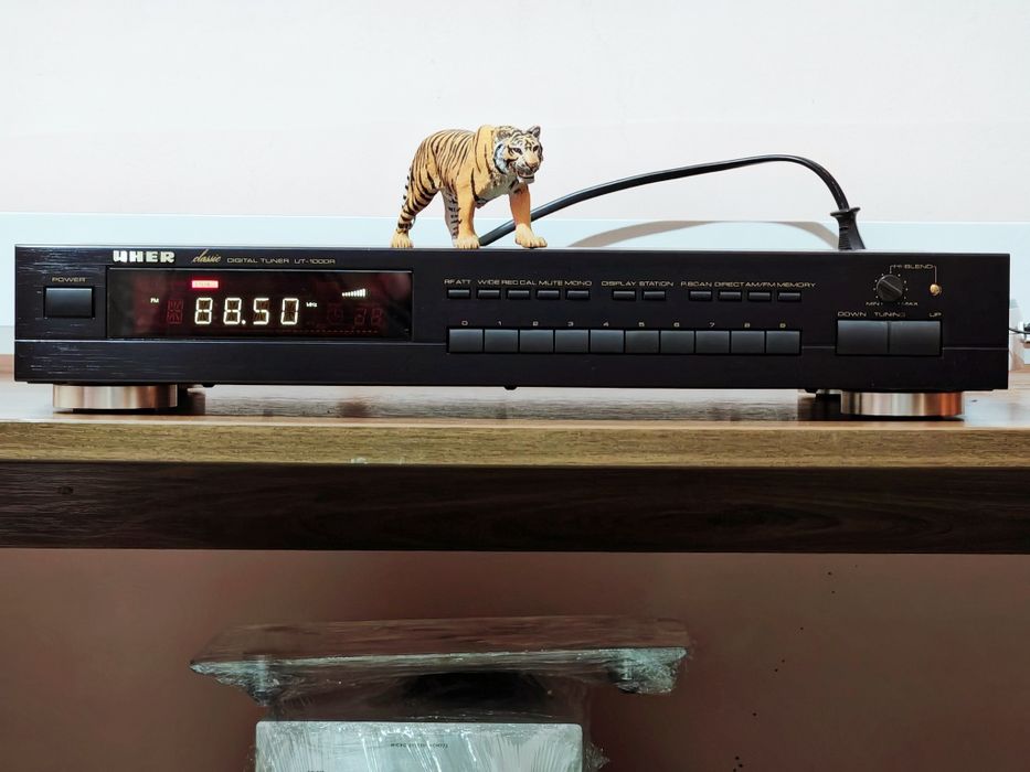 Uher UT-1000R. Tuner premium. Din vremuri de aur. Ca nou. Preț fix !