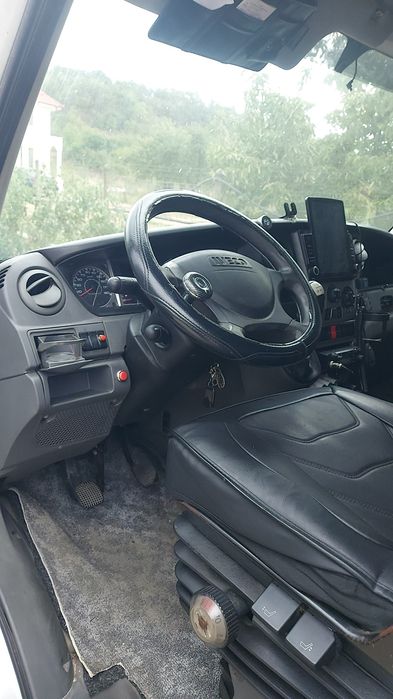 Vând sau schimb Iveco daily