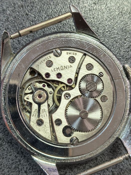 Lemania swiss made