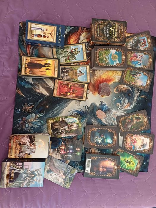 Таро и Оракъл колоди - отлично състояние! Pre-Raphaelite Tarot, Волшебное Зеркало, На Магьосниците, Pictorial Key, The Harmony Tarot Mini, Rumi Oracle