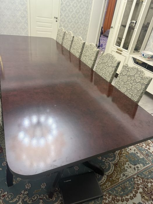 Продается стол в зал