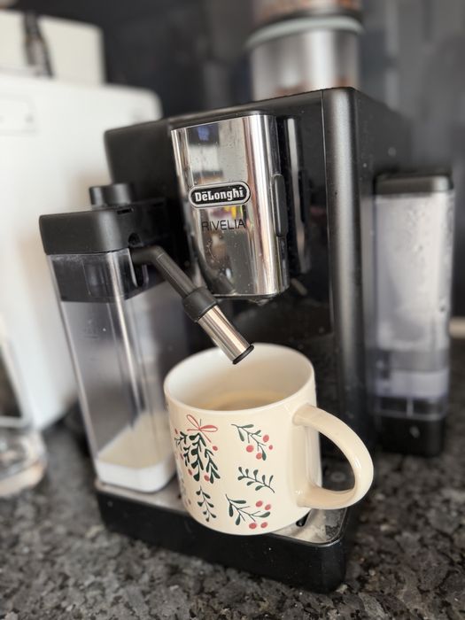 Кафеавтомат Delonghi Rivelia