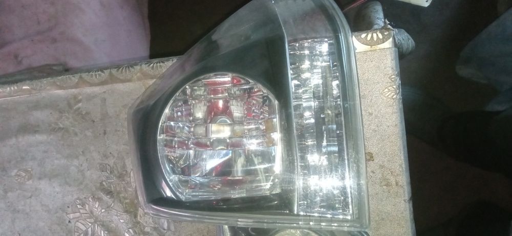 Продам задние фонари