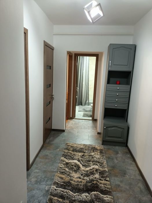 Închiriez apartament, 2 camere decomandat, 1 decembrie 1918, et 3