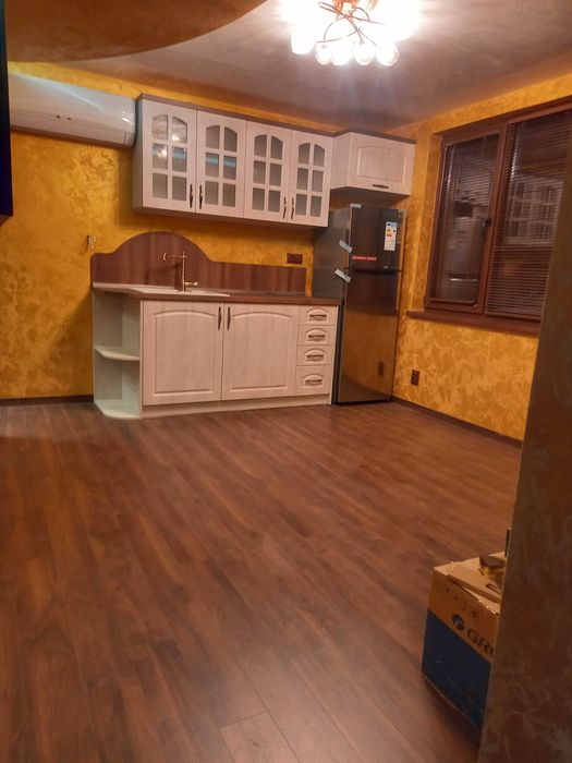 Продава се Четиристаен апартамент в Шумен, 5-ти полк - 100 кв.м за 1900 €/кв.м - Снимка #10