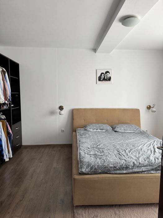 Vand apartament cu 3 camere, decomandat, etaj 1