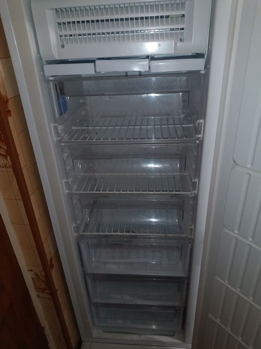 Продам морозильник б.у