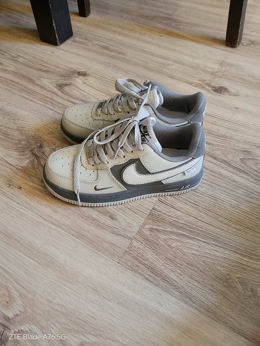 Nike - чисто нови кожени детски маратонки