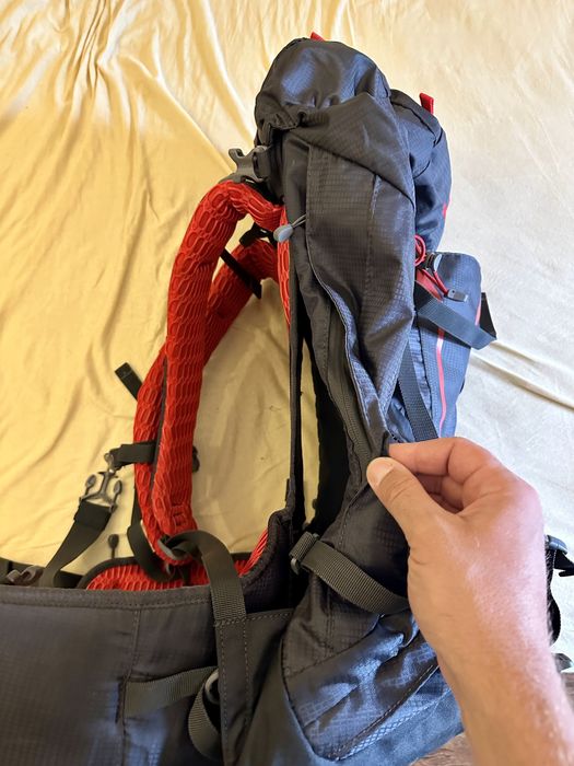 Раница планина Ferrino Finisterre 38L дишаща мрежа