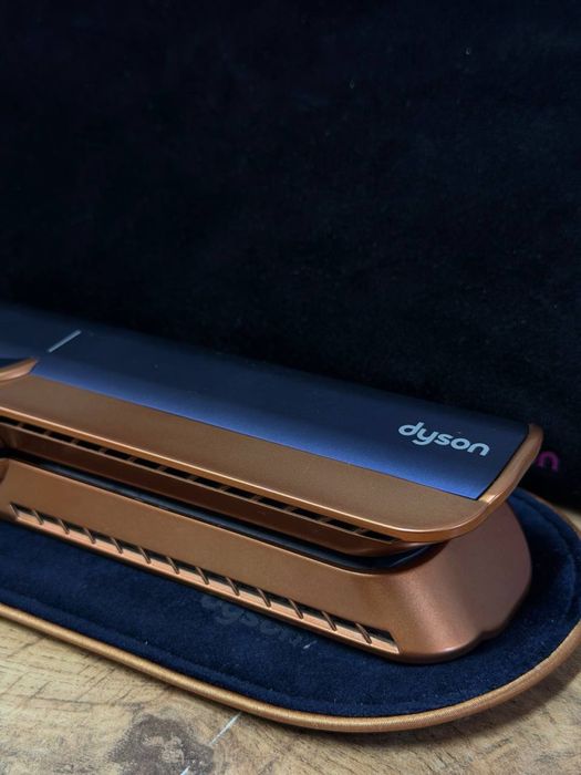 Утюжок  Фен Dyson Airstrait.