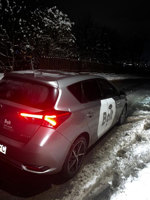 Toyota Auris 2017 - inchiriar Bolt/ Uber sau vanzare ( pret 9.000 € )