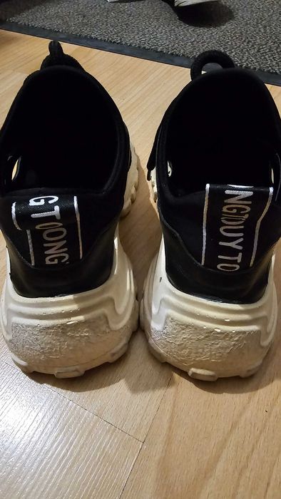 Продам кроссовки 36 размер