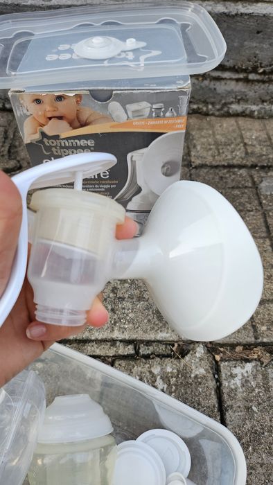 Ръчна помпа за кърма Tommee Tippee