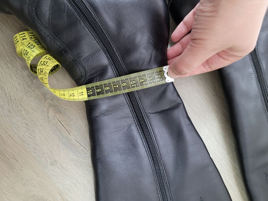 Cizme negre din piele lungi