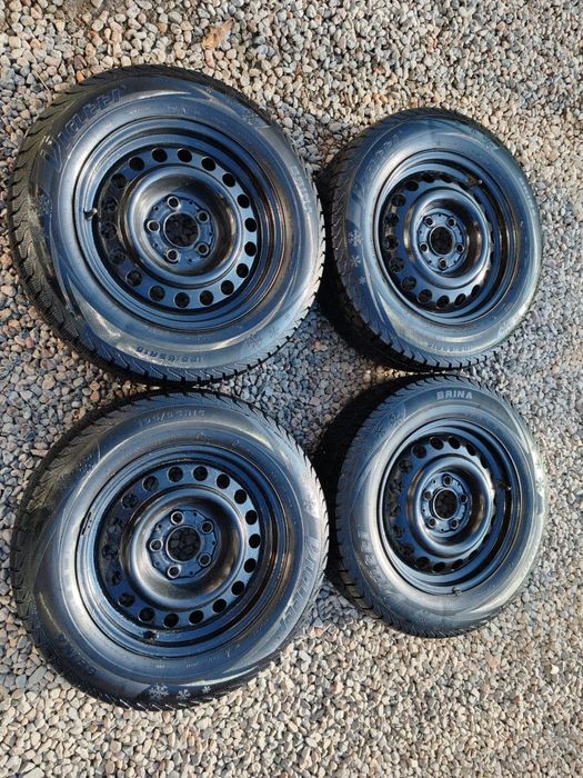Продам срочно резину с дисками