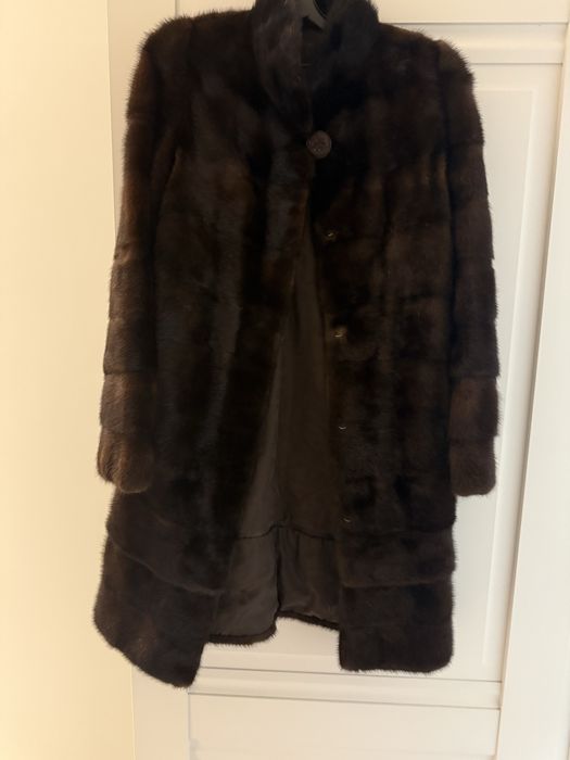 Продам шубу норковую