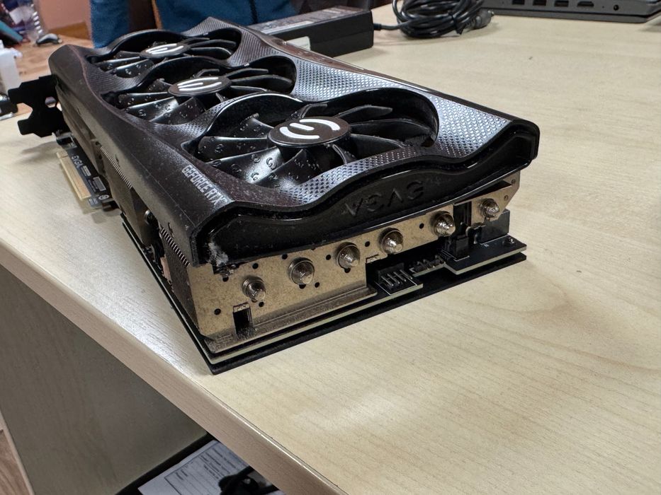 EVGA SuperNOVA 850 GA Gold 850W. + GEFORCE RTX 3080 FTW3