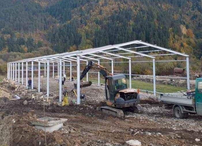 Vând hală metalică  10x10x3