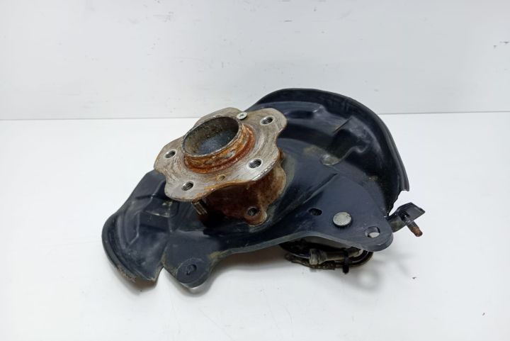 Fuzeta / rulment stanga spate Nissan Qashqai a 2-a generatie J11