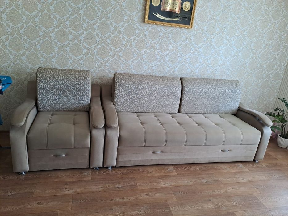 Продам диван + кресло в отличном состоянии.