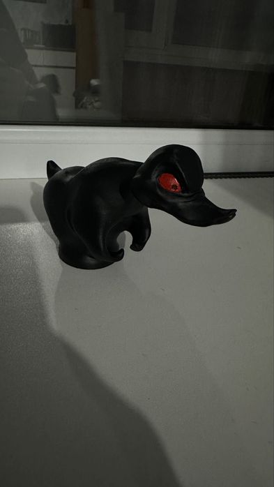 Здая утка на капот