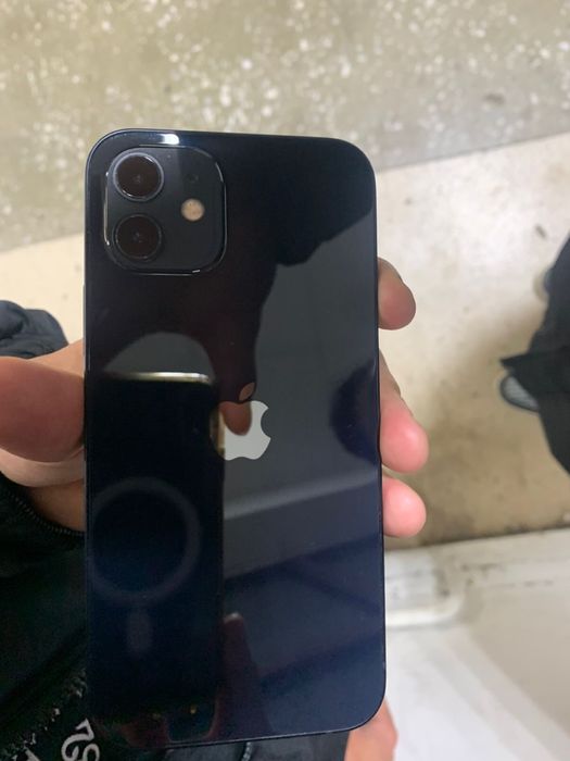 Продам айфон 12 в идеальном состоянии