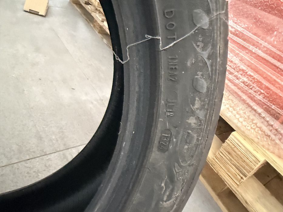 Гуми GOODYEAR 2 бр. 275/40/19 и 2 броя 245/45/19