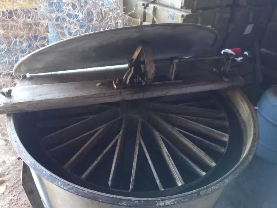 Центрофуга за мед 16 рамки ДБ