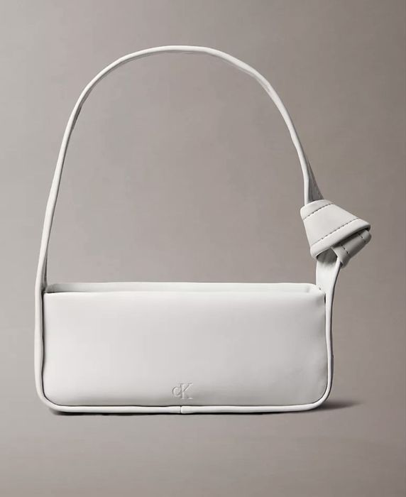 Продам сумочку Calvin Klein!