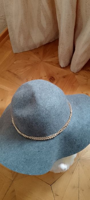 Новая женская шляпа.
